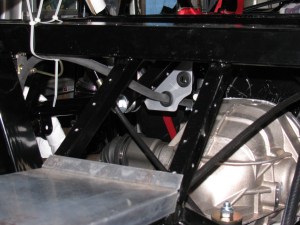 IMG_8406 - kh6wz - triangle bracket - fuel line